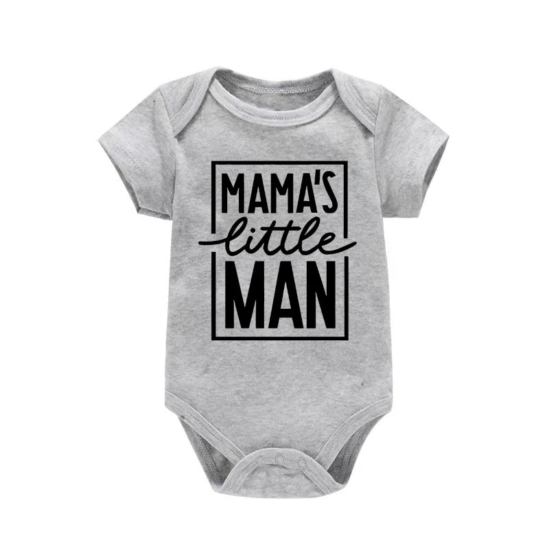 “Mama’s Little Man” Romper – Voor de liefste kleine vent 💙