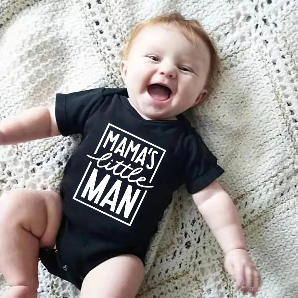 “Mama’s Little Man” Romper – Voor de liefste kleine vent 💙