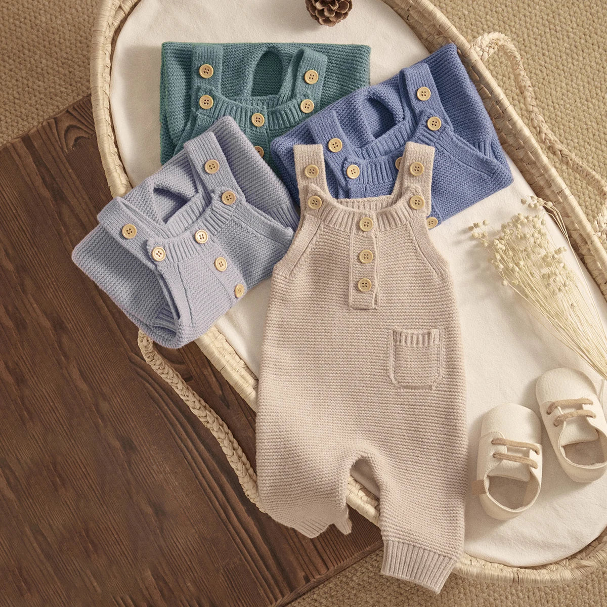 Gebreide Baby Overal – Mouwloze Jumpsuit met Knoopjes