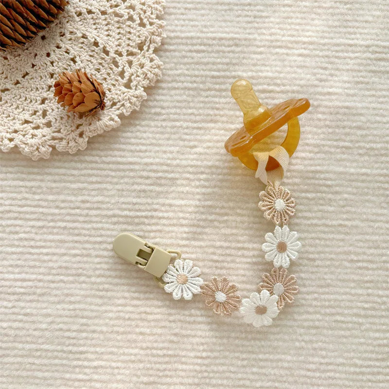 Speenketting ‘Little Daisy’ – Elegant &amp; Natuurlijk met Madeliefjes