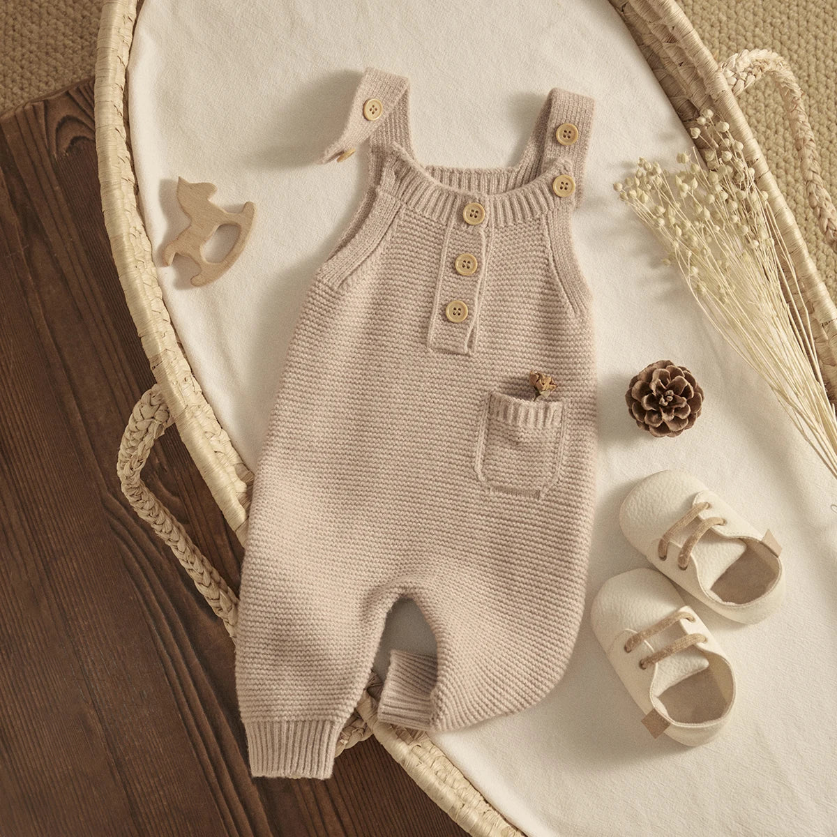 Gebreide Baby Overal – Mouwloze Jumpsuit met Knoopjes