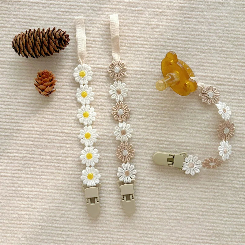 Speenketting ‘Little Daisy’ – Elegant &amp; Natuurlijk met Madeliefjes