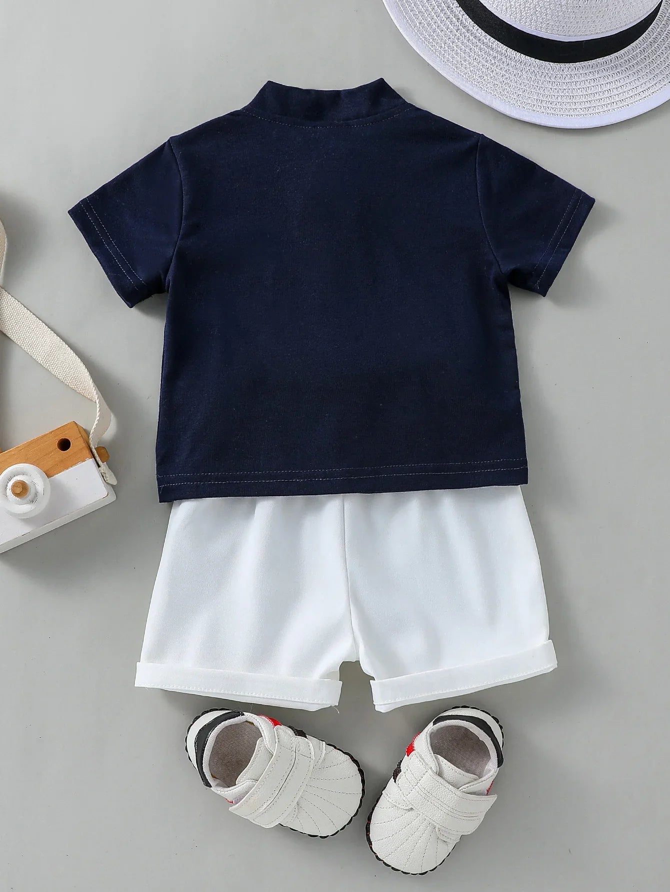 2-Delige Baby Zomerset – T-shirt & Witte Shorts