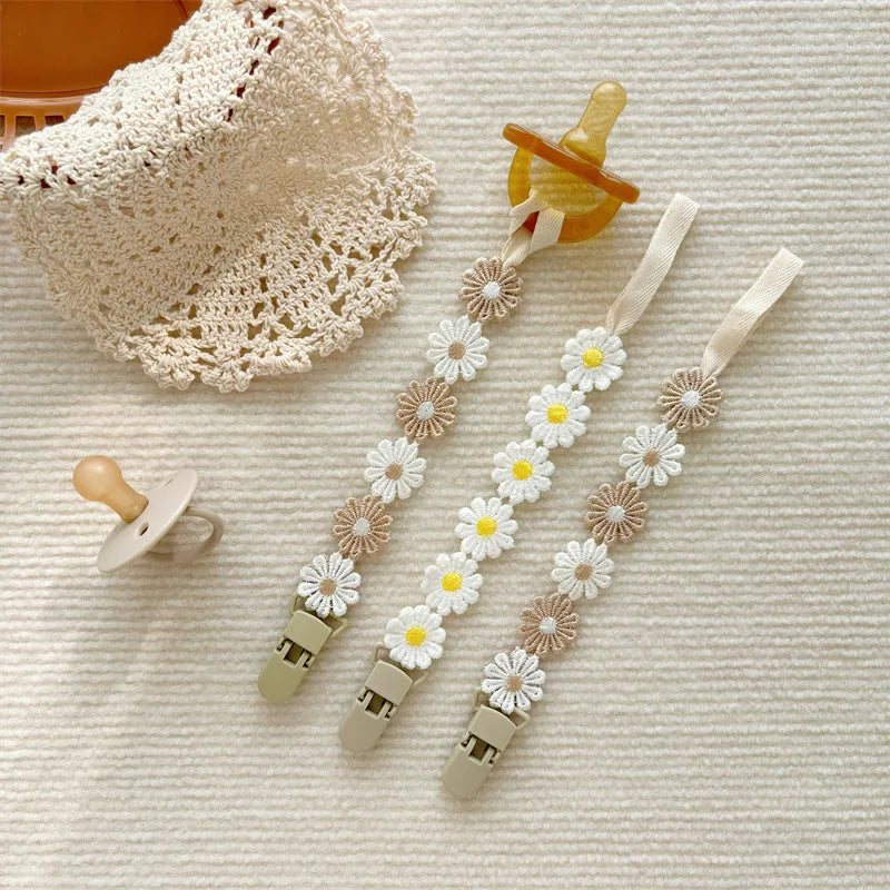 Speenketting ‘Little Daisy’ – Elegant &amp; Natuurlijk met Madeliefjes