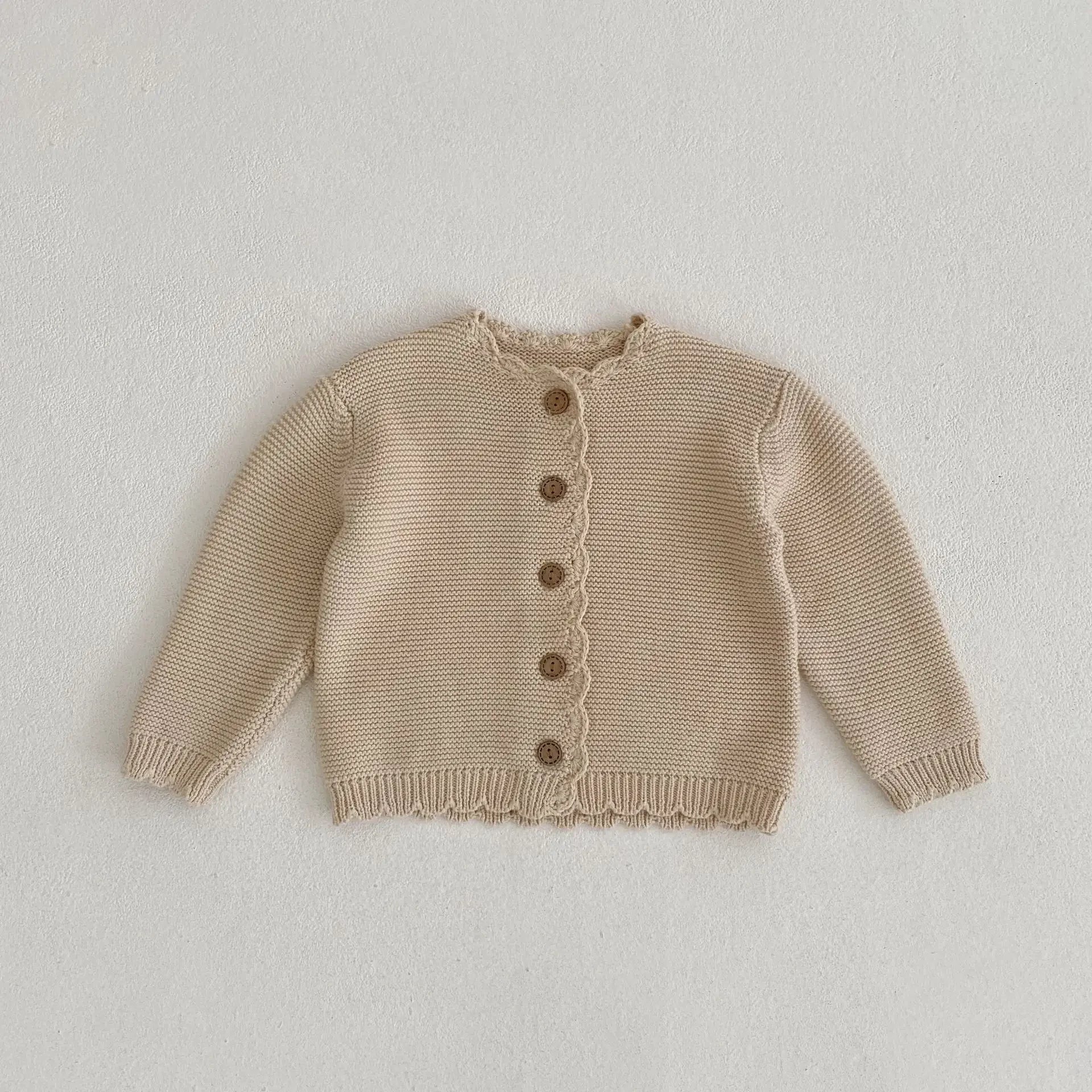 Gebreid Babyvestje – Zacht, Stijlvol en Tijdloos