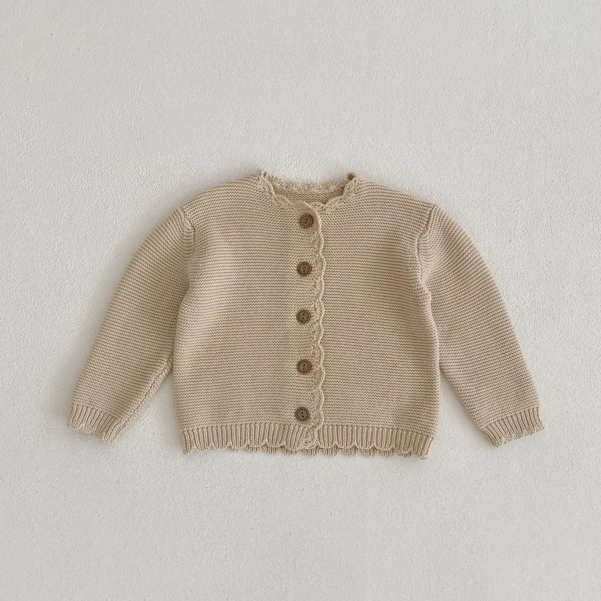 Gebreid Babyvestje – Zacht, Stijlvol en Tijdloos